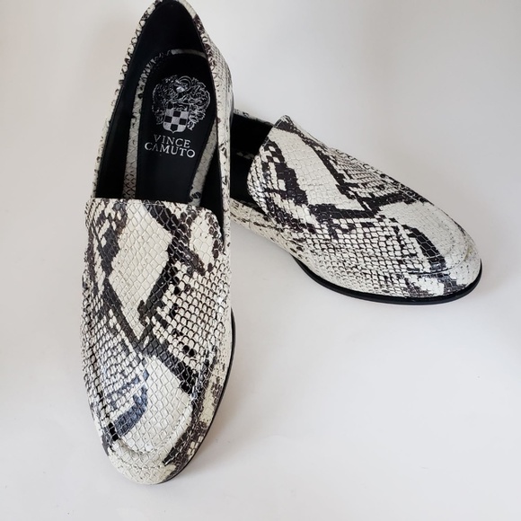 Vince Camuto women's snakeskin-style loafers size 7M - Picture 3 of 10